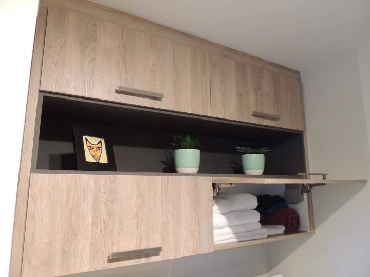 Salle de lavage contemporaine à Gatineau