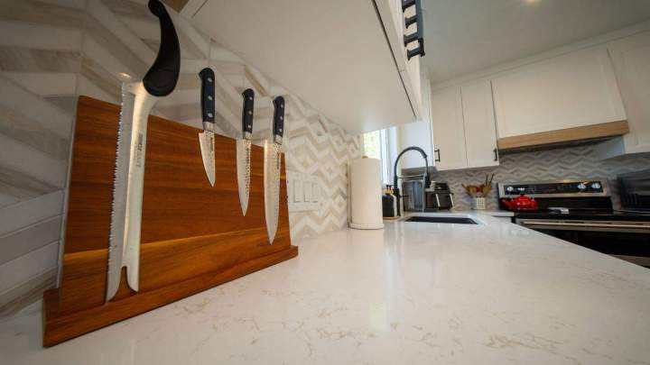 Plan de travail de cuisine en quartz blanc